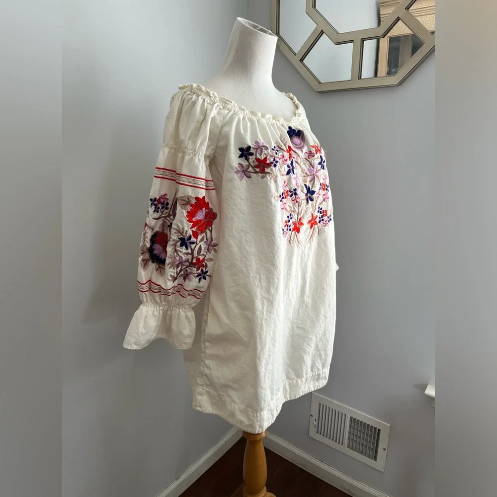 FREE PEOPLE OFF SHOULDER DRESS with embroidery